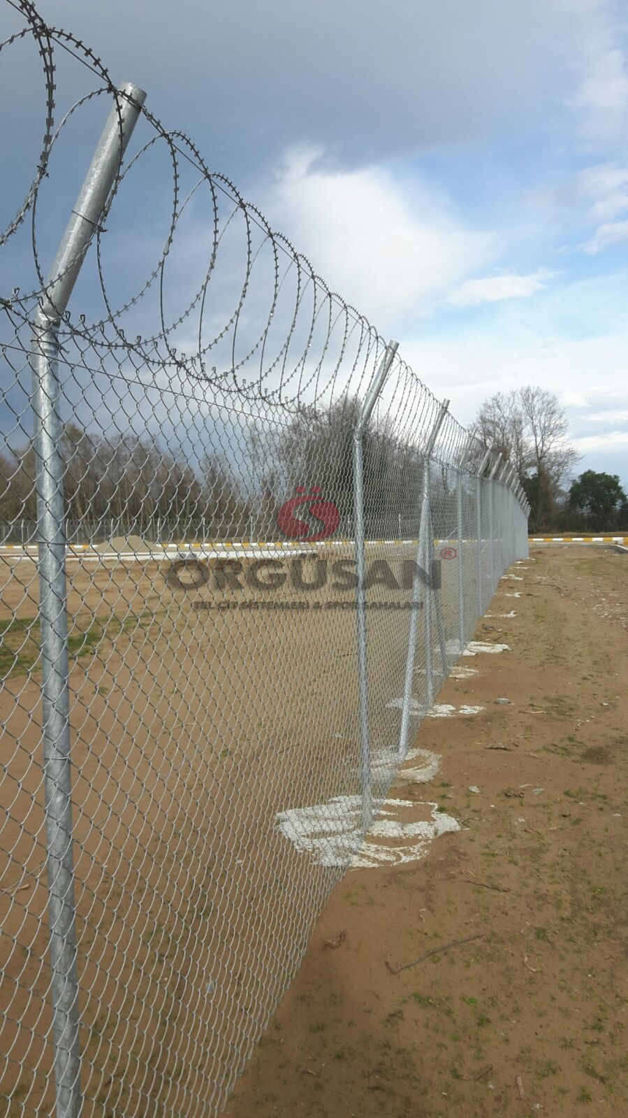 Küçükçekmece Tel Örgü, Panel Çit, Spor Sahası Yapımı ve Şantiye Kapama Sistemleri – Profesyonel ve Dayanıklı Çözümler