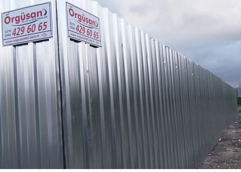 Esenyurt Tel Örgü, Panel Çit, Spor Sahası Yapımı ve Şantiye Kapama Sistemleri – Dayanıklı ve Estetik Çözümler